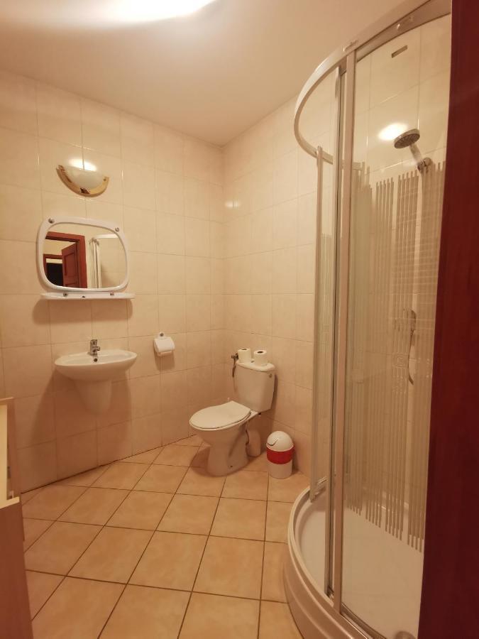 Podkowa Villa Police Eksteriør billede